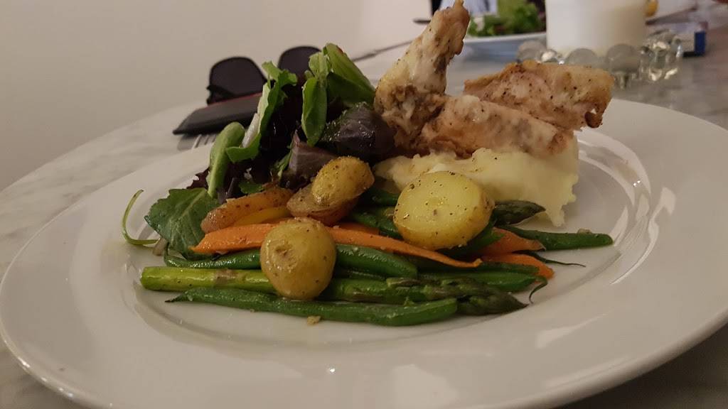 Bloom Restaurant | restaurant | 2315 Bloor St W, Toronto, ON M6S 1P1, Canada | 4167671315 OR +1 416-767-1315