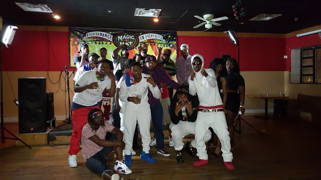 Union Tavern | restaurant | 345 Somerville Ave, Somerville, MA 02143, USA | 6177761557 OR +1 617-776-1557