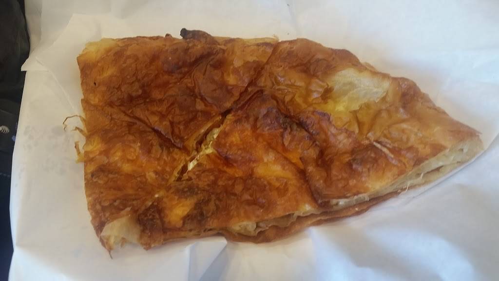 Bureks Pizza | restaurant | 6857 Forest Ave, Ridgewood, NY 11385, USA | 7185763147 OR +1 718-576-3147