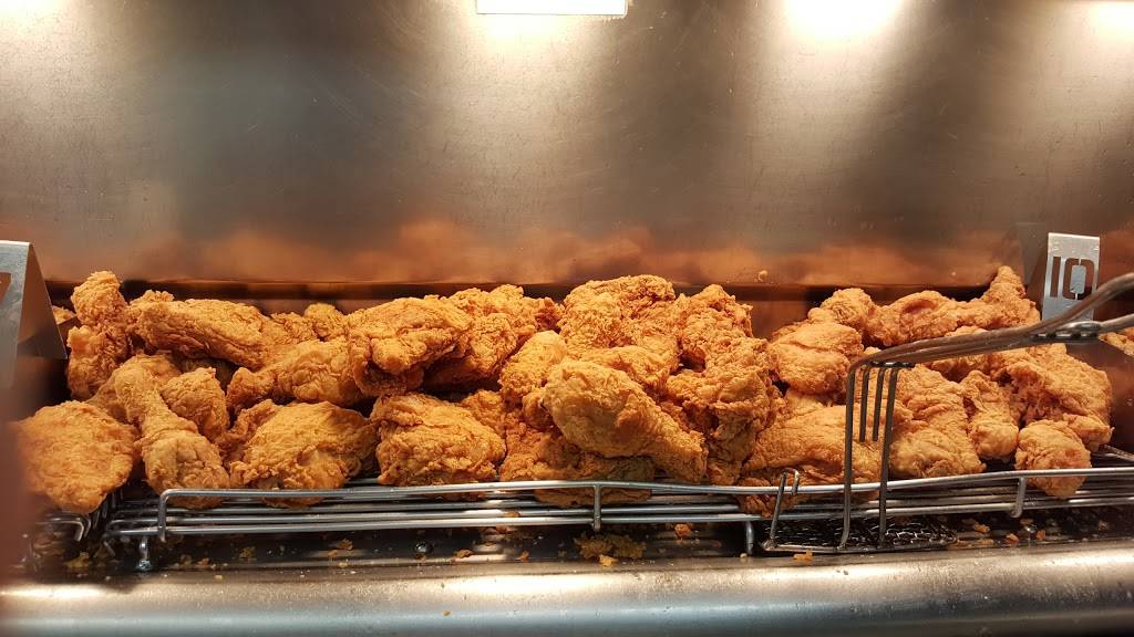 Churchs Chicken | restaurant | 3077 Thomas St, Memphis, TN 38127, USA | 9013589728 OR +1 901-358-9728