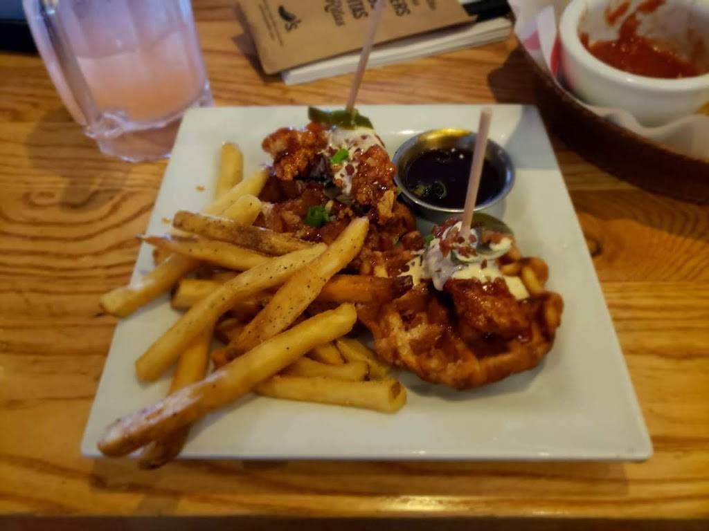 Chilis Grill & Bar | restaurant | 408 Market St, Chattanooga, TN 37402, USA | 4232651511 OR +1 423-265-1511