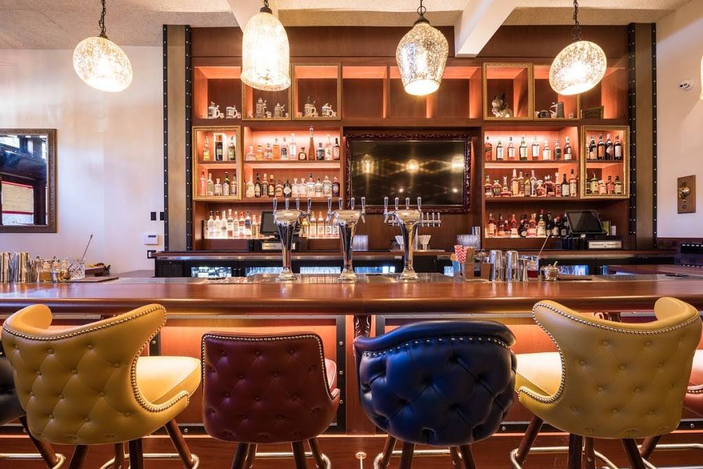 Finn Town | restaurant | 2251 Market St, San Francisco, CA 94114, USA | 4156263466 OR +1 415-626-3466