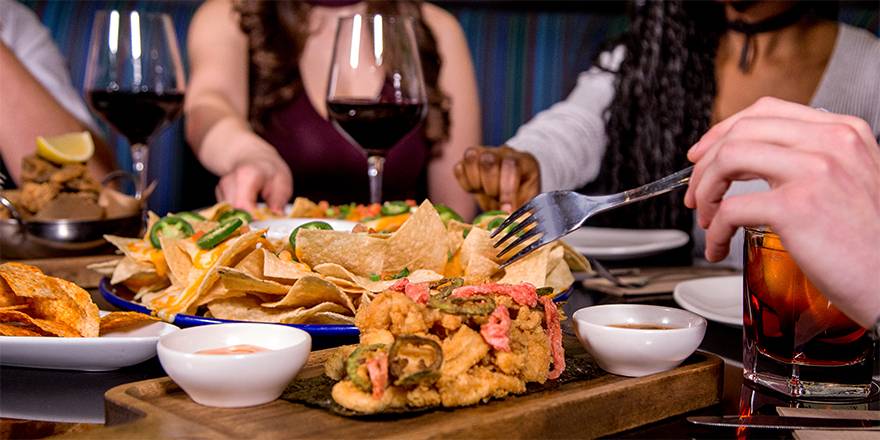 Moxies Grill & Bar | night club | 509 Bayfield St, Barrie, ON L4M 4Z8, Canada | 7057335252 OR +1 705-733-5252