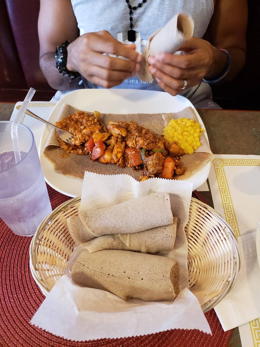 Gojo Ethiopian Cafe and Restaurant | restaurant | 415 W Thompson Ln, Nashville, TN 37211, USA | 6153320710 OR +1 615-332-0710