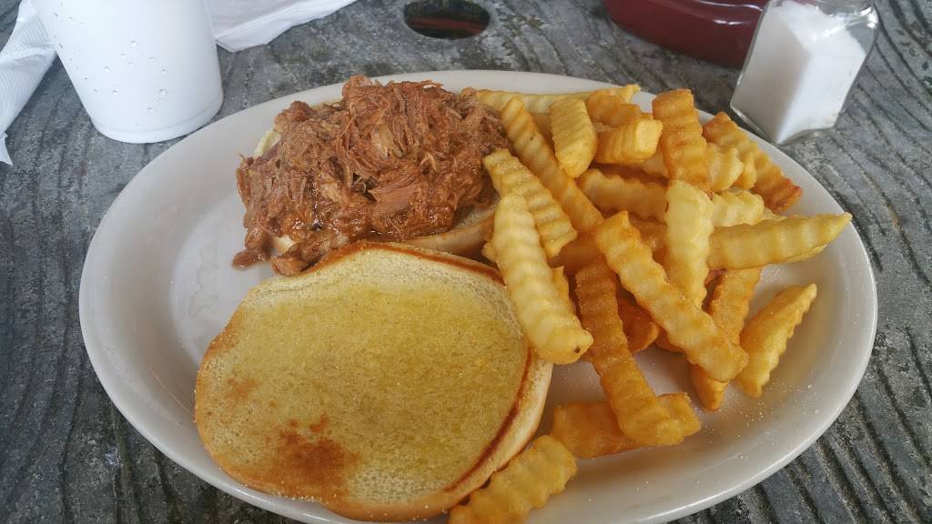 Pierson Family Restaurant | restaurant | 302 S Center St, Pierson, FL 32180, USA | 3867499979 OR +1 386-749-9979