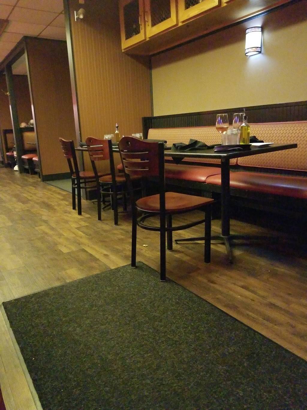 Mickeys Restaurant & Bar | restaurant | 2323 Whitney Ave, Hamden, CT 06518, USA | 2032884700 OR +1 203-288-4700