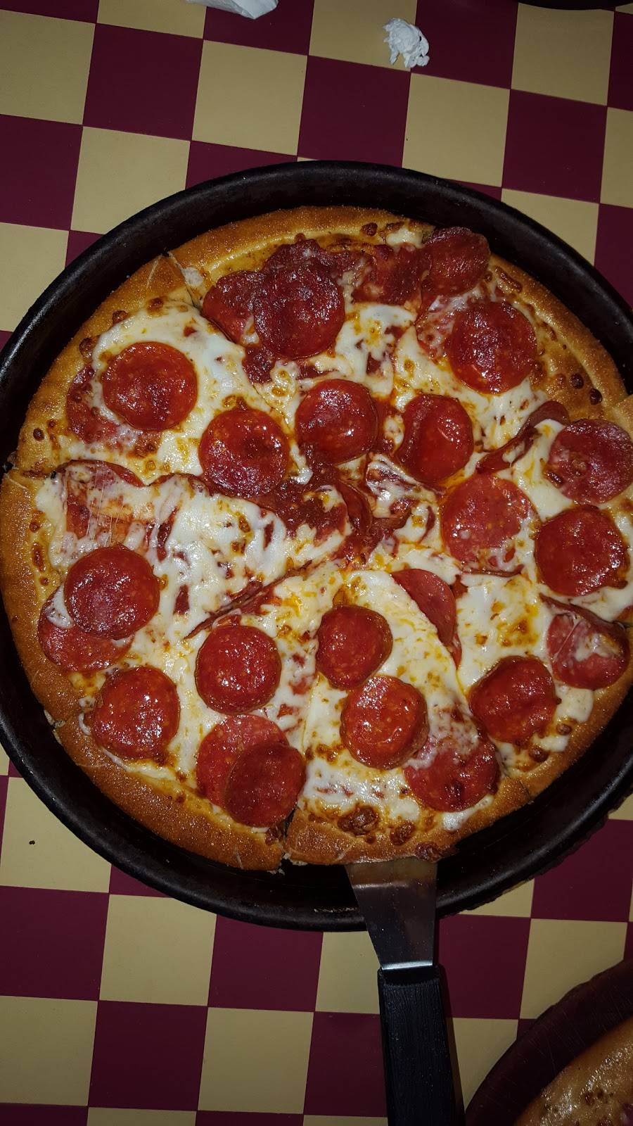 Pizza Hut | meal takeaway | 608 N Bluff Rd, Collinsville, IL 62234, USA | 6183459041 OR +1 618-345-9041