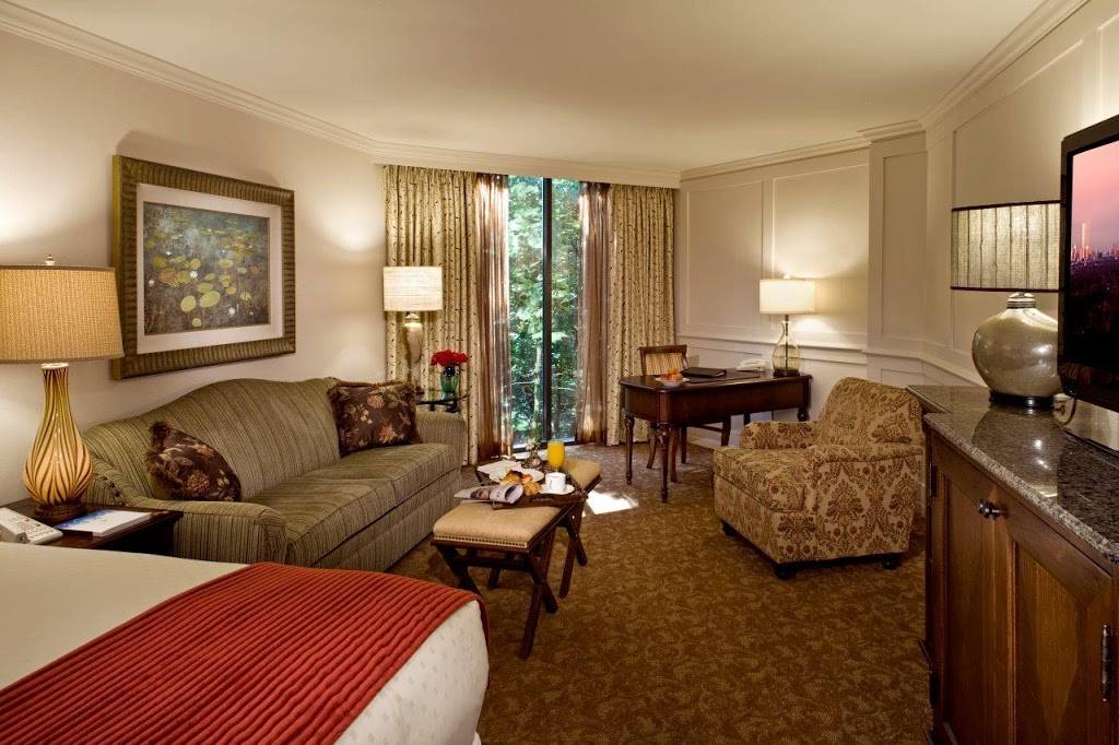 The Houstonian Hotel, Club & Spa | restaurant | 111 N Post Oak Ln, Houston, TX 77024, USA | 7136802626 OR +1 713-680-2626