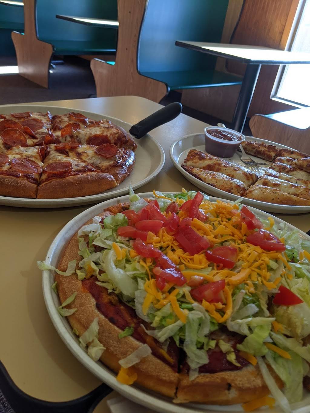 Godfathers Pizza | meal delivery | 103 E Indian St, Cherokee, IA 51012, USA | 7122255704 OR +1 712-225-5704