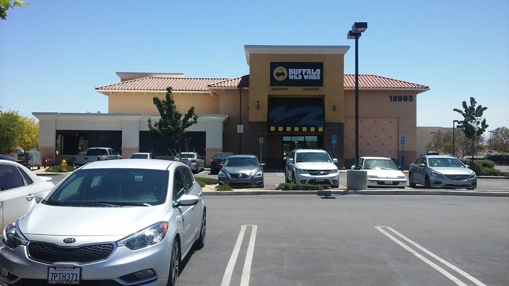 Buffalo Wild Wings | restaurant | 18965 Bear Valley Rd, Apple Valley, CA 92308, USA | 7609611500 OR +1 760-961-1500