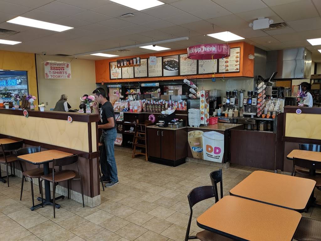Dunkin | bakery | 1171 S Wisconsin Dells Pkwy S, Lake Delton, WI 53940, USA | 6082541111 OR +1 608-254-1111
