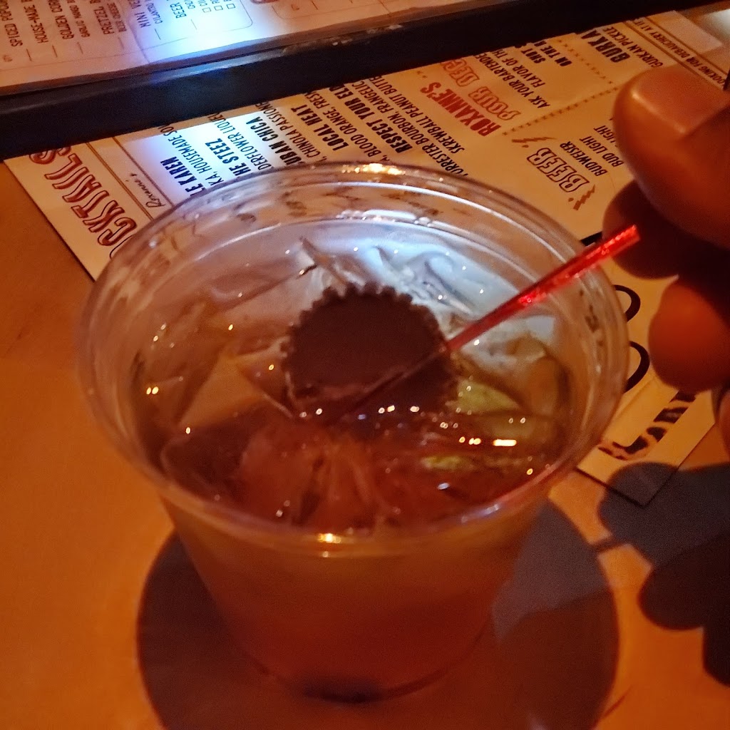 Roxannes Liquor Bar & Kitchen | restaurant | 823 N Federal Hwy, Fort Lauderdale, FL 33304, USA | 9542563996 OR +1 954-256-3996