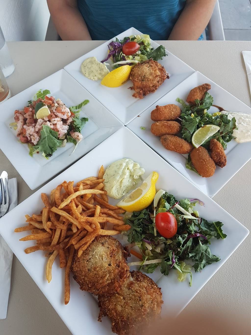Resto de la Plage | restaurant | 4879 Chemin Royal, Saint-Jean-de-lÎle-dOrléans, QC G0A 3W0, Canada | 4188293315 OR +1 418-829-3315