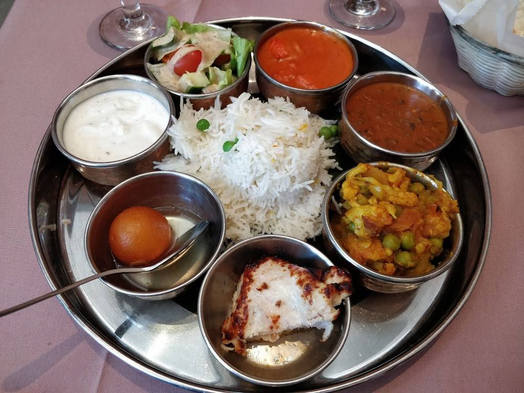 Aangan | restaurant | 2701 Broadway, New York, NY 10025, USA | 2122804100 OR +1 212-280-4100