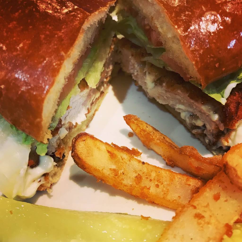 Fore Seasons Restaurant at the BCC | restaurant | 401 Mine Rd, Baraboo, WI 53913, USA | 6083566141 OR +1 608-356-6141