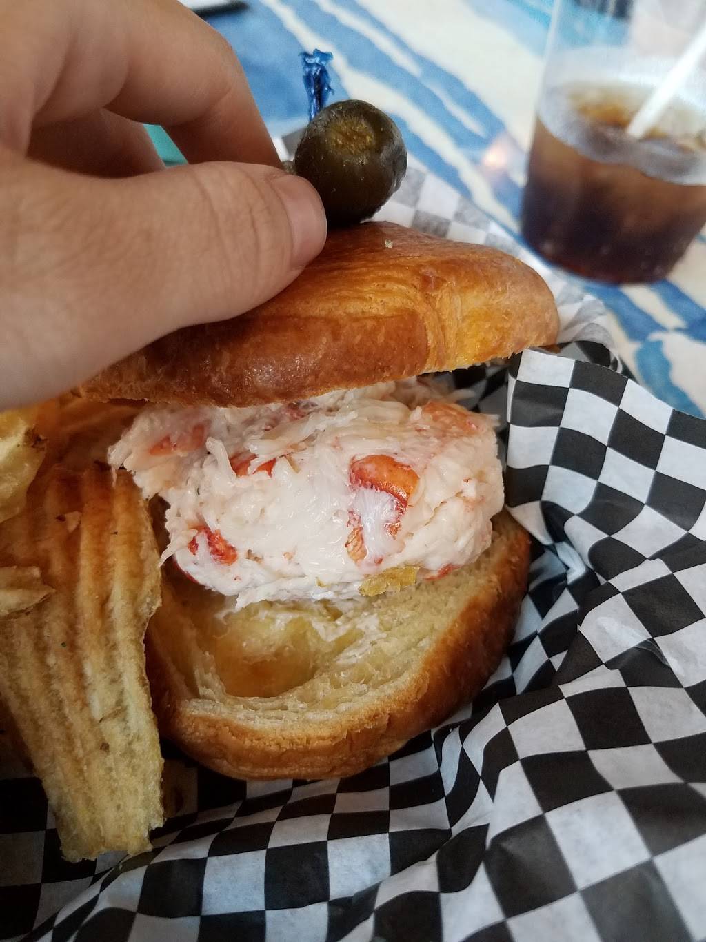 Purple Urchin Restaurant | restaurant | 167 Ocean Blvd, Hampton, NH 03842, USA | 6039290800 OR +1 603-929-0800