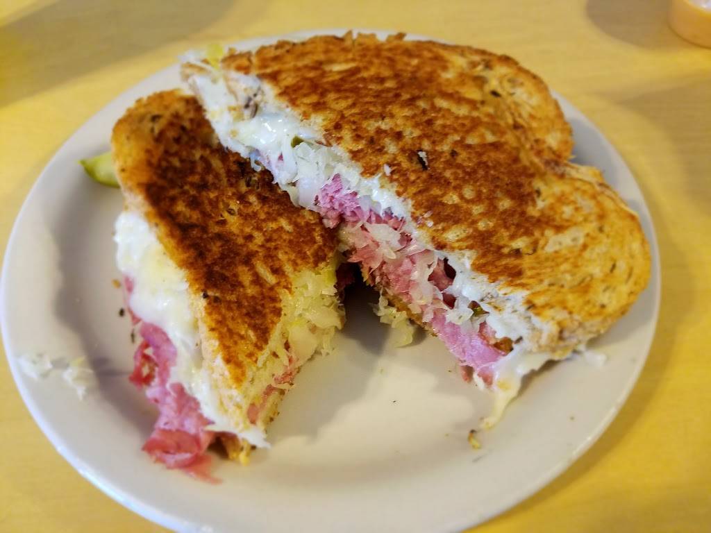 Parkway Grille | restaurant | 5517 S Fletcher Ave, Fernandina Beach, FL 32034, USA | 9042776614 OR +1 904-277-6614