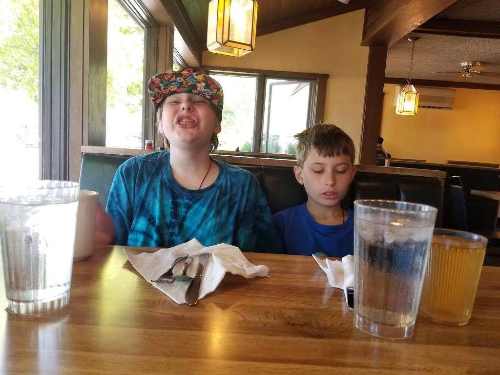 Early Bird Restaurant | restaurant | 101 S Main St, Leland, MI 49654, USA | 2312569656 OR +1 231-256-9656