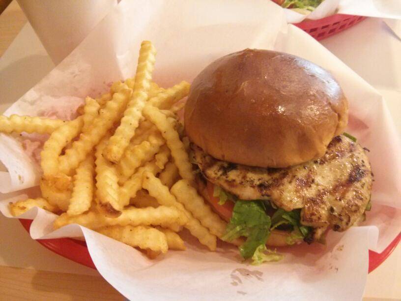 Shortys | restaurant | 123 E Irving Park Rd, Wood Dale, IL 60191, USA | 6306949293 OR +1 630-694-9293