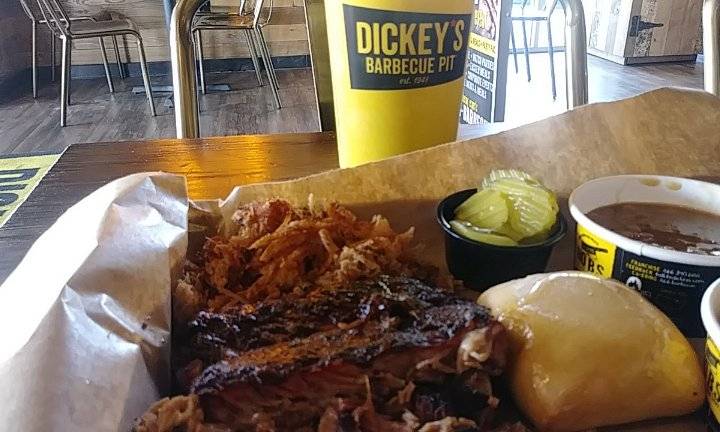 Dickeys Barbecue Pit | restaurant | 9860 W Lower Buckeye Rd, Tolleson, AZ 85353, USA | 6239368298 OR +1 623-936-8298