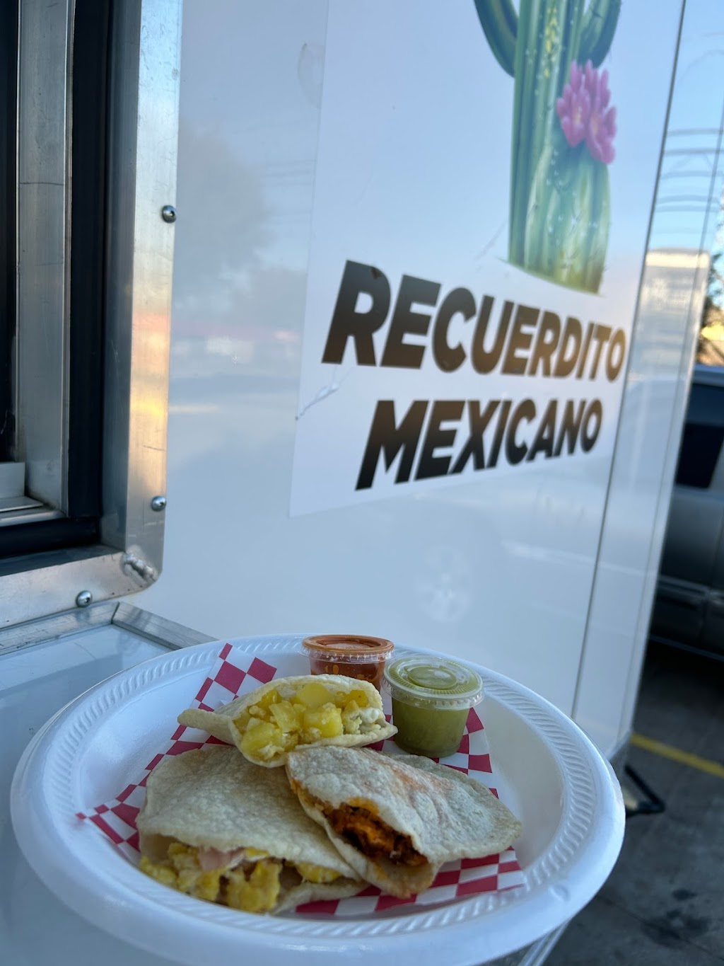 Recuerdito mexicano | restaurant | 7590 N Wayside Dr, Houston, TX 77028, USA | 8328897165 OR +1 832-889-7165