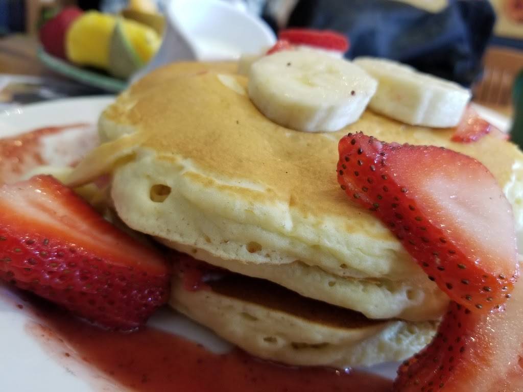 Cora | restaurant | 280 W Hunt Club Rd #5, Ottawa, ON K2E 0B7, Canada | 6132628511 OR +1 613-262-8511