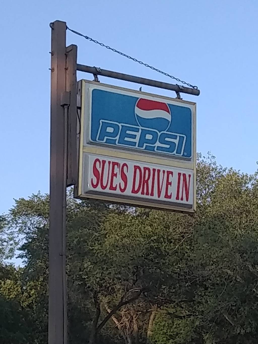 Sues Drive In | restaurant | 425 Main St S, Pierz, MN 56364, USA | 3204682270 OR +1 320-468-2270