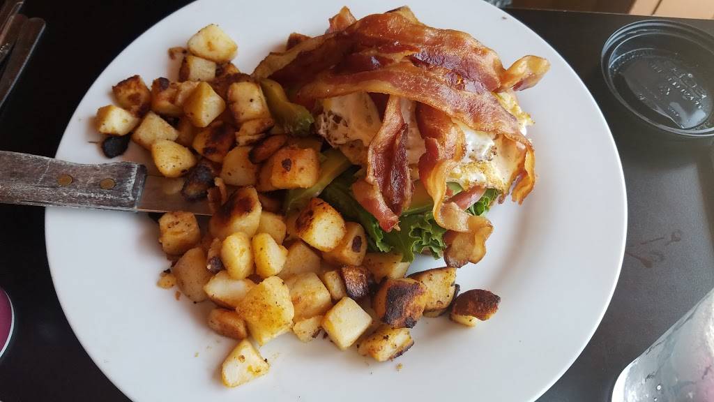 Tin Pan Galley Restaurant - Fine Dining, serving Breakfast, Lunc | restaurant | 110 W Main St, Sackets Harbor, NY 13685, USA | 3156463812 OR +1 315-646-3812