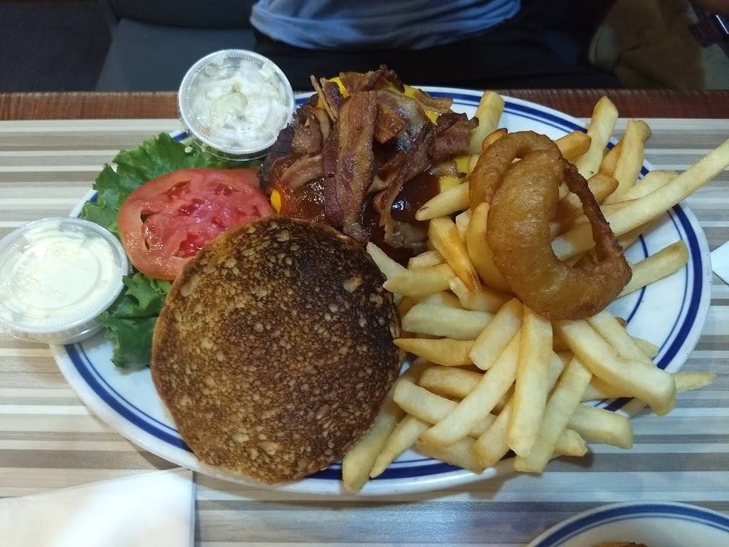 Neptune Diner II | restaurant | 699 Classon Ave, Brooklyn, NY 11238, USA | 7186231111 OR +1 718-623-1111