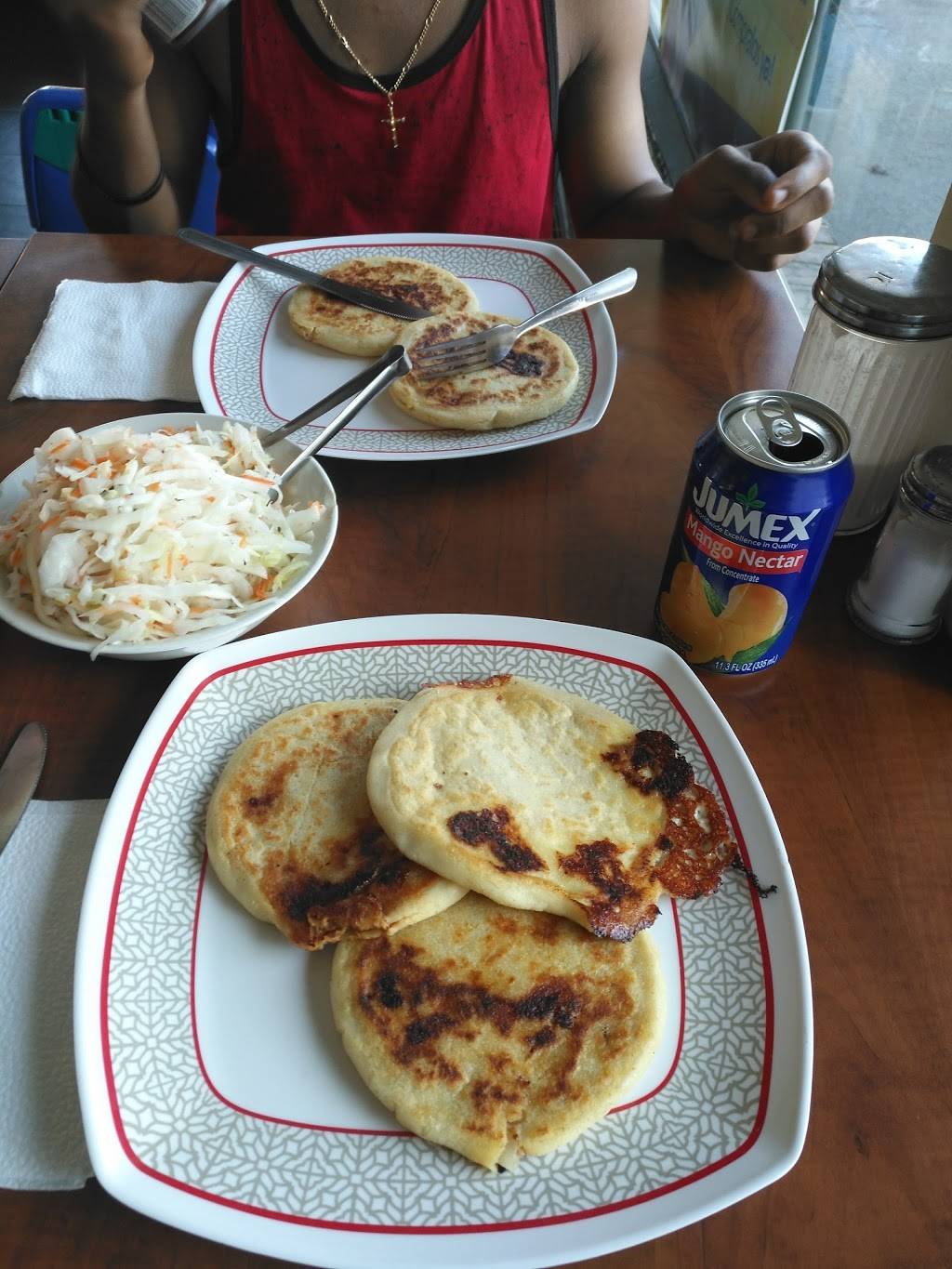 Marché & Restaurant Irma | restaurant | 4985 Boulevard Léger, Montréal-Nord, QC H1G 1J7, Canada | 5143290565 OR +1 514-329-0565