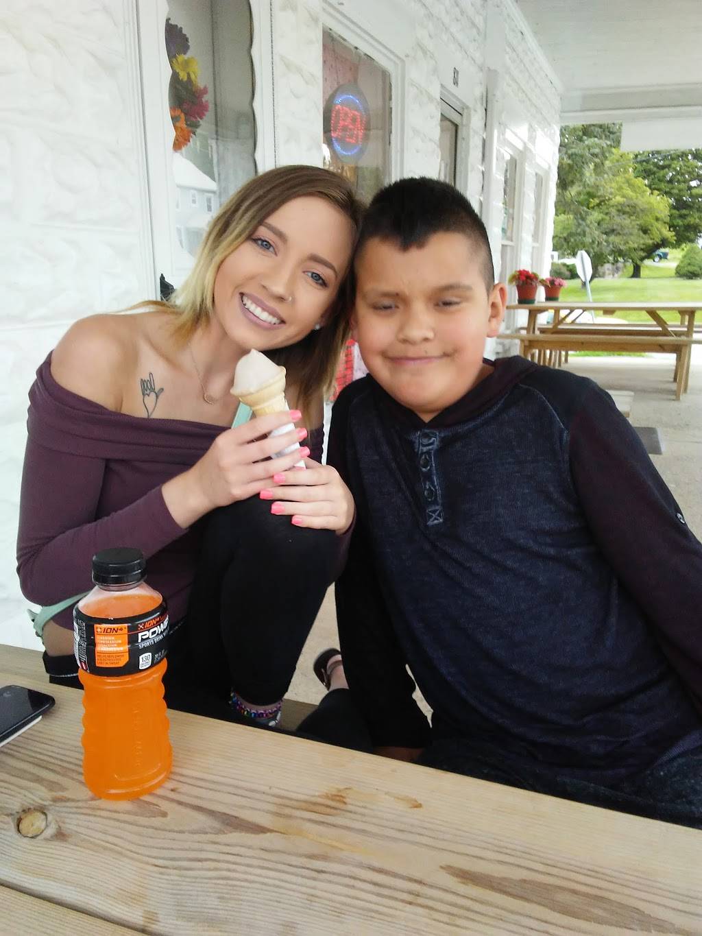 Mackss Icecream By Wendy | restaurant | 811 Delta Rd, Red Lion, PA 17356, USA | 7172443370 OR +1 717-244-3370