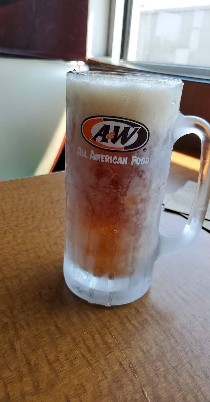 A&W Restaurant | restaurant | 970 Pickwick Rd, Savannah, TN 38372, USA | 7319255560 OR +1 731-925-5560