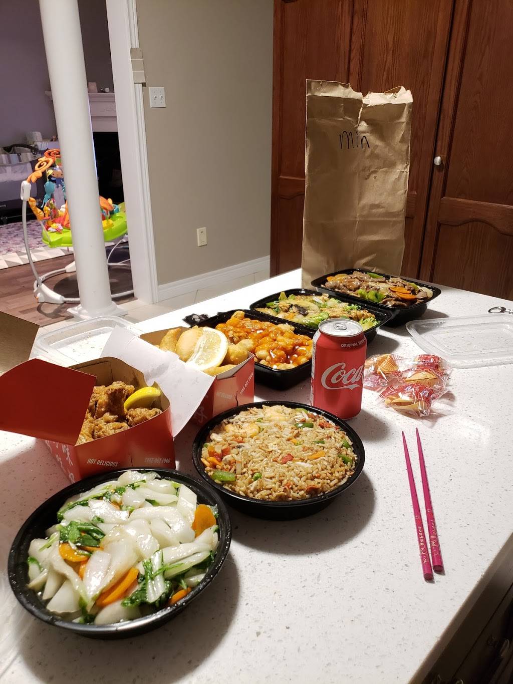 Lucky Chinese Food Takeout | restaurant | 919 Upper Paradise Rd, Hamilton, ON L9B 2M9, Canada | 9053892828 OR +1 905-389-2828