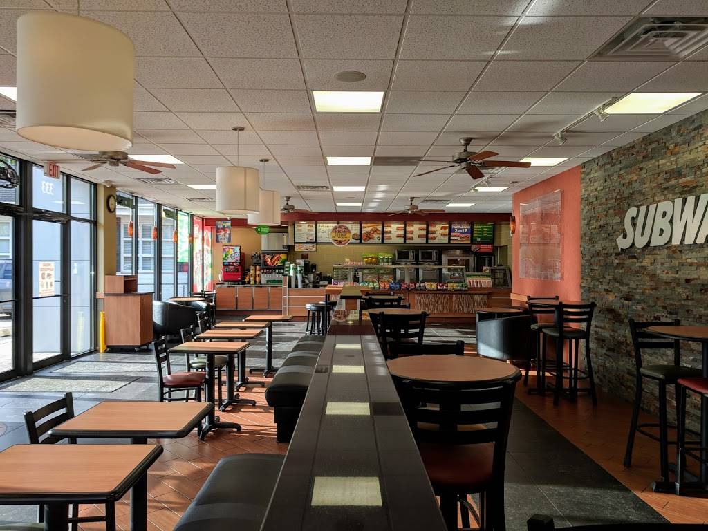 Subway Restaurants | restaurant | 333 S Arlington Heights Rd, Arlington Heights, IL 60005, USA | 8476320740 OR +1 847-632-0740