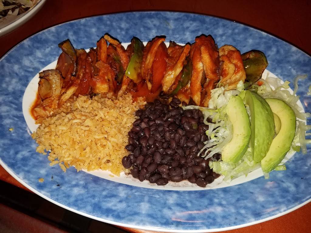 Amadas Cuban & Mexican Restaurant Cafe | restaurant | 340 W Lake St, Addison, IL 60101, USA | 6304581008 OR +1 630-458-1008