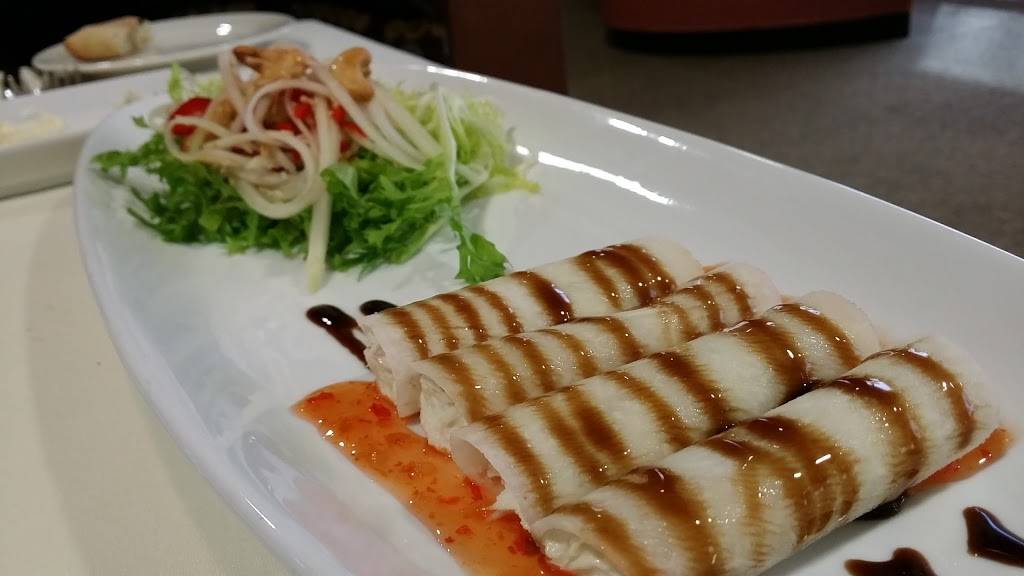 Sikia | restaurant | 740 W 63rd St, Chicago, IL 60621, USA | 7736025200 OR +1 773-602-5200