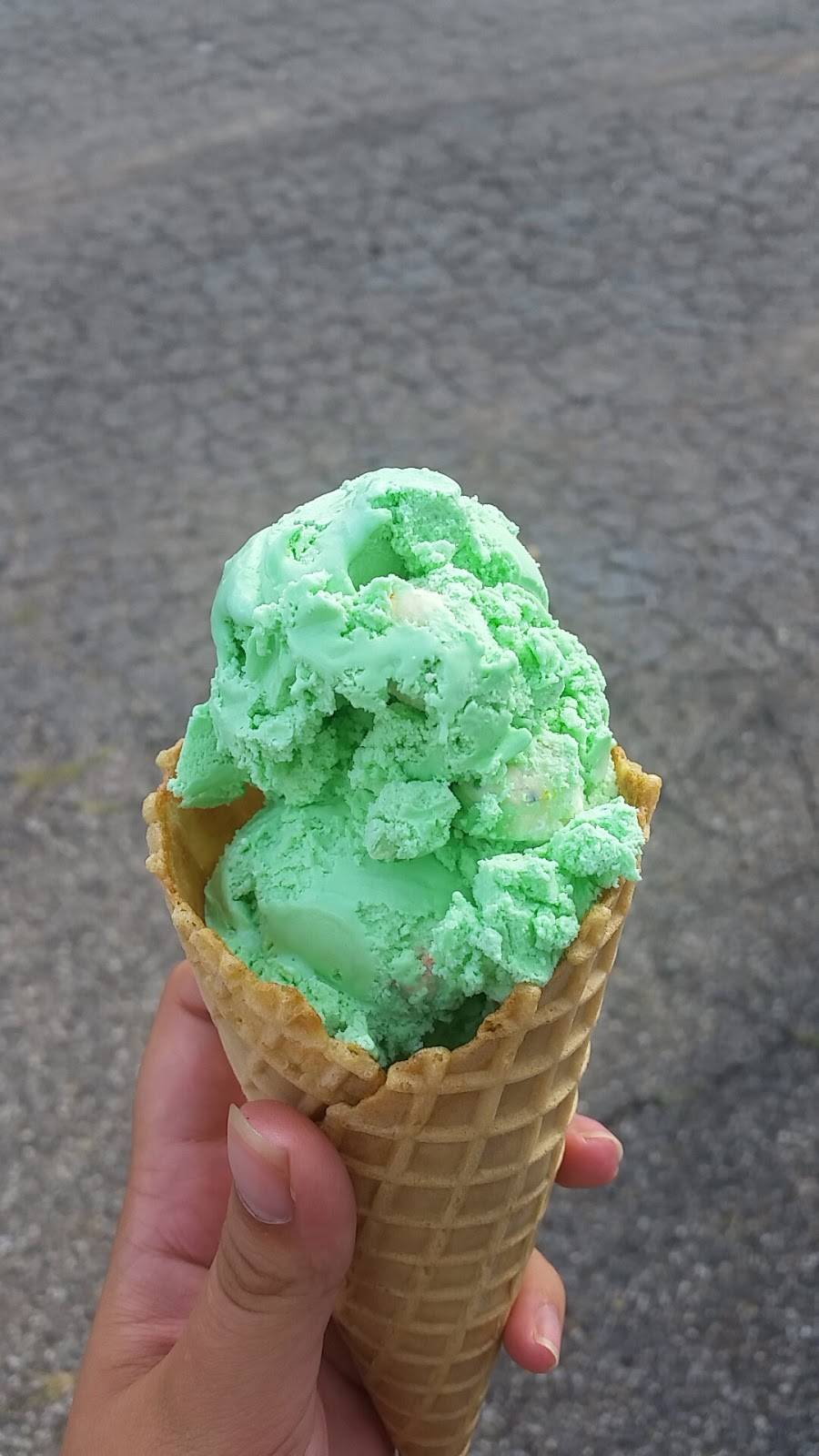 Sugar Bear | restaurant | 101 W Michigan Ave, Paw Paw, MI 49079, USA | 2696574841 OR +1 269-657-4841