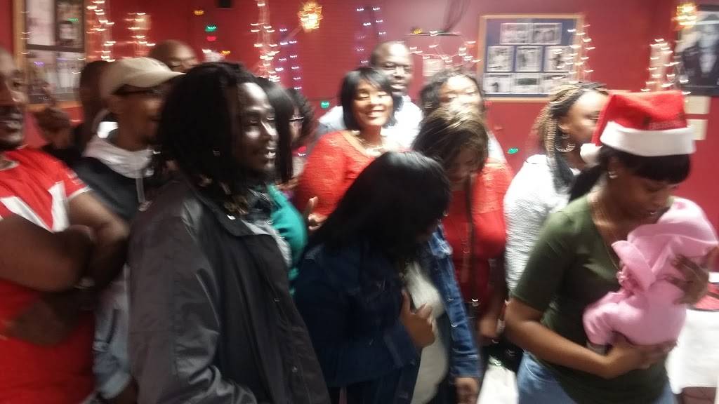 Soul Food On the Go Restaurant | restaurant | 545 E Chapel St, St Pauls, NC 28384, USA | 9108652003 OR +1 910-865-2003