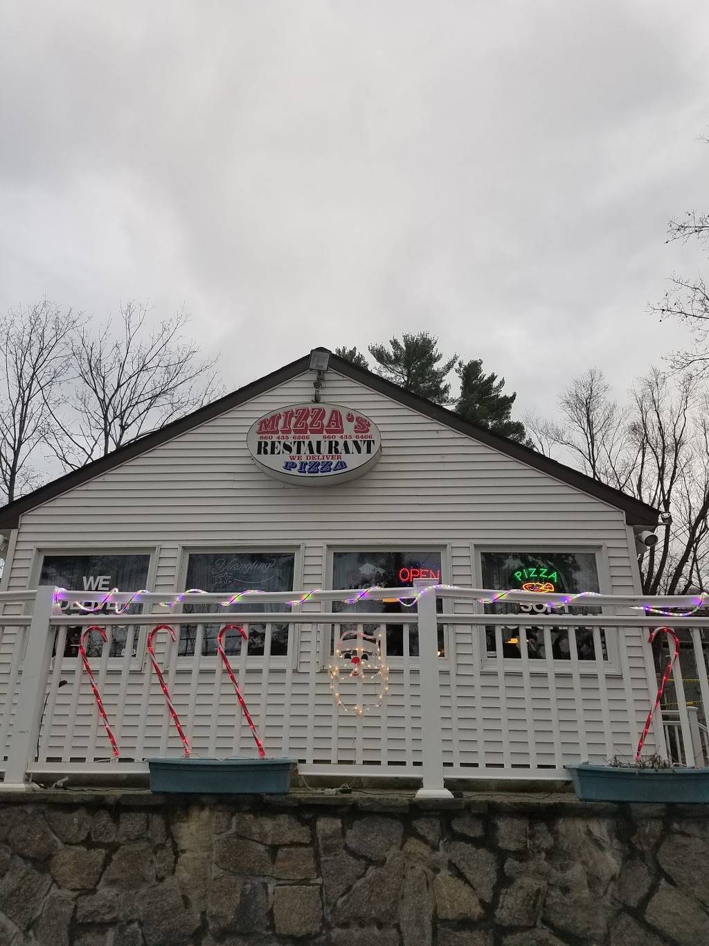 Mizzas | restaurant | 6 Ethan Allen St, Lakeville, CT 06039, USA | 8604356266 OR +1 860-435-6266