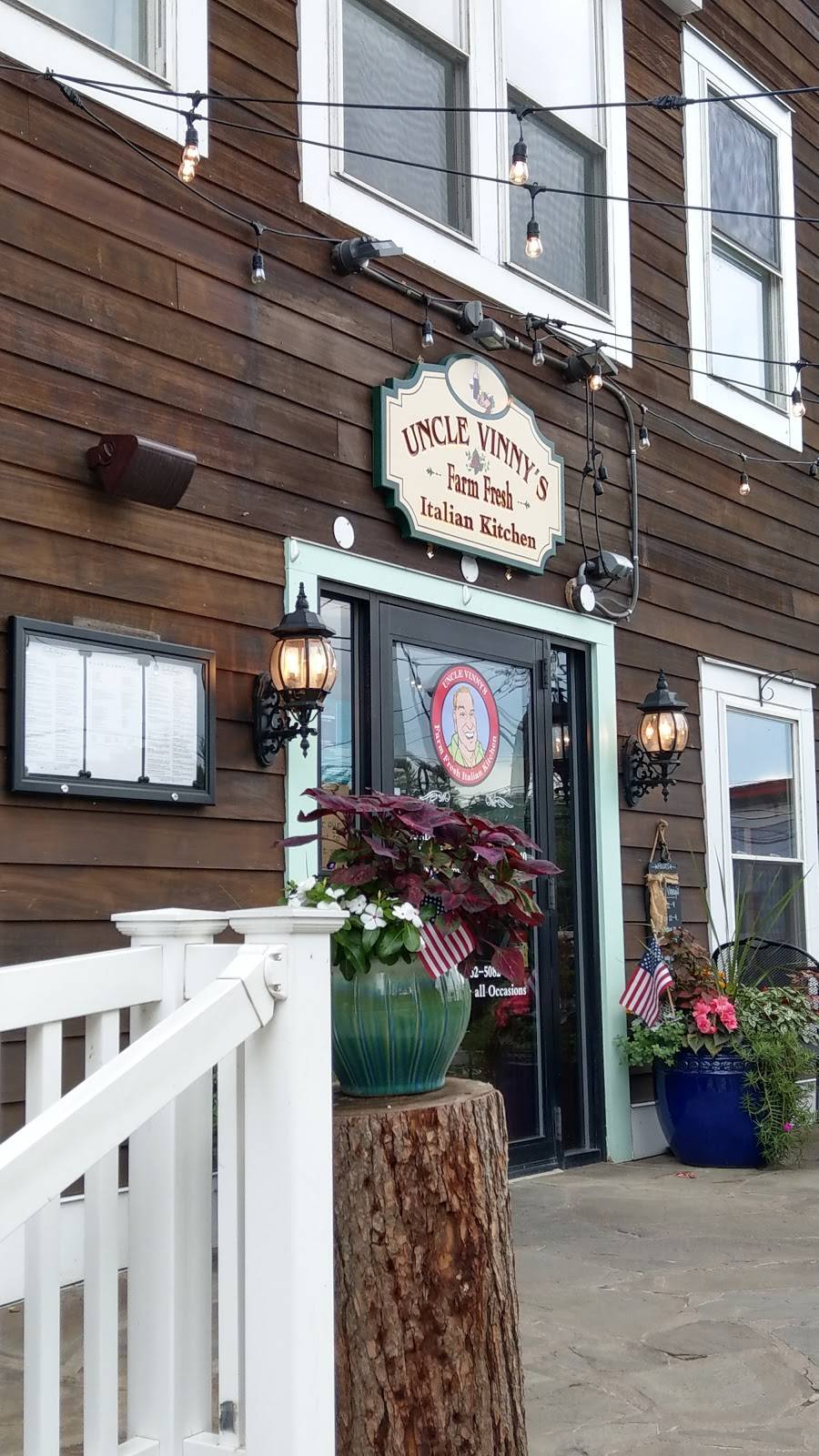 Uncle Vinnys Narrowsburg | restaurant | 251 Bridge St, Narrowsburg, NY 12764, USA | 8452525082 OR +1 845-252-5082