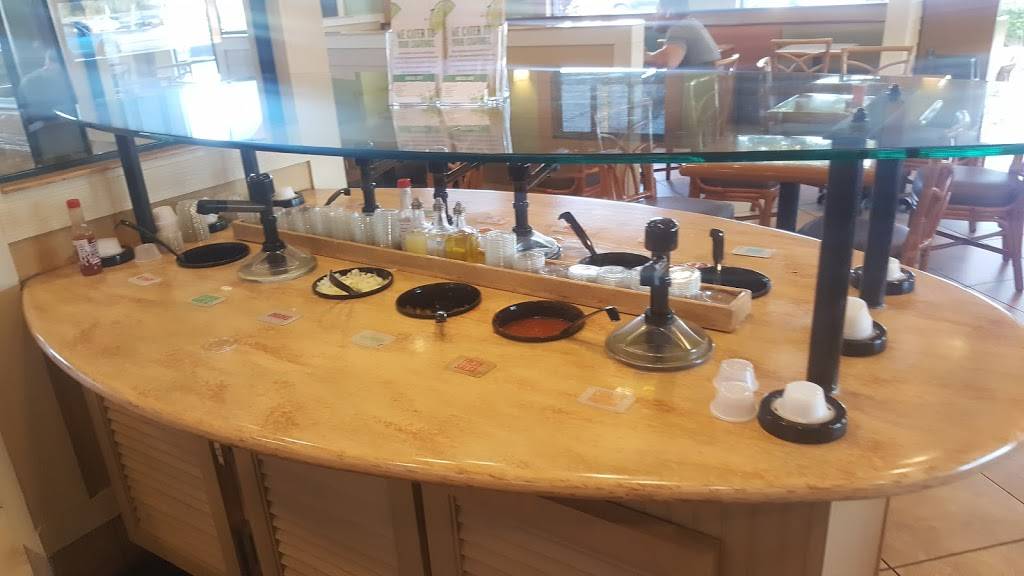 Pollo Tropical | restaurant | 18390 SW 137th Ave, Miami, FL 33187, USA | 3052538235 OR +1 305-253-8235