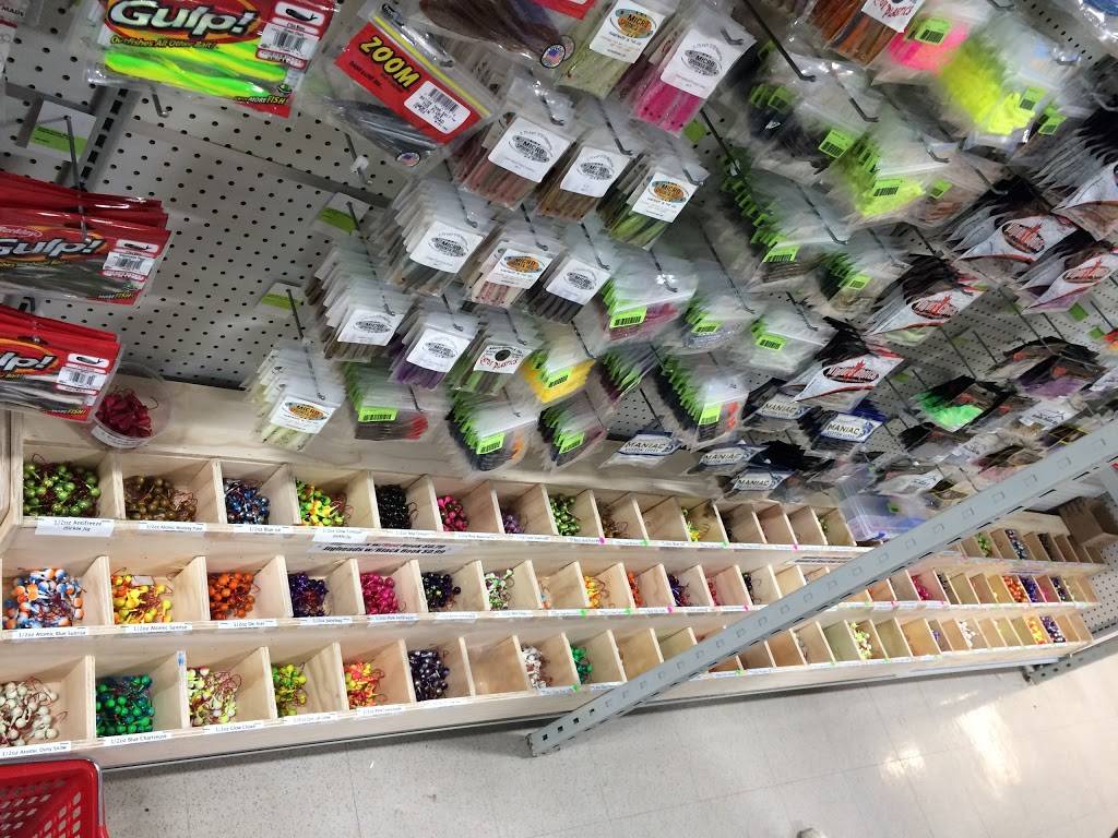 Sportsmens Direct | meal takeaway | 38989 Jefferson Ave, Harrison Charter Township, MI 48045, USA | 5867416052 OR +1 586-741-6052