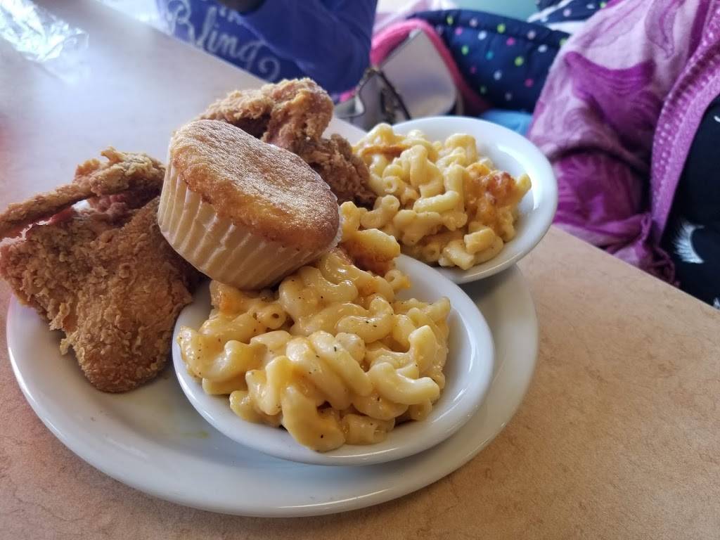 Mandys Soul Food Kitchen | restaurant | 431 N Bolingbrook Dr, Bolingbrook, IL 60440, USA | 6304857291 OR +1 630-485-7291