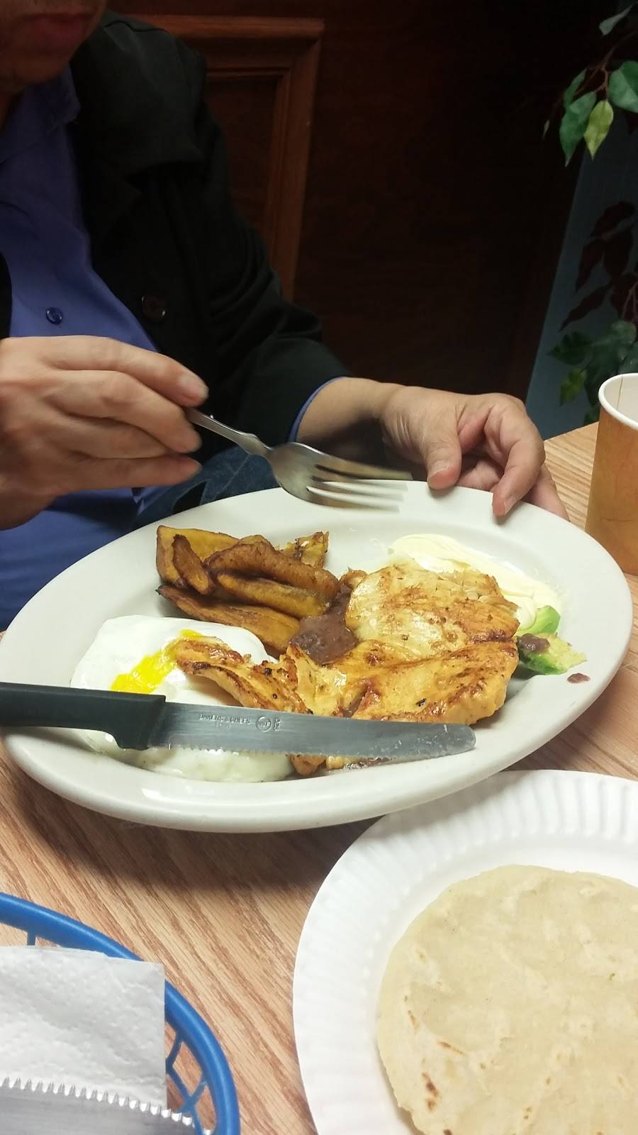 Danas Restaurant | restaurant | 798 Mt Prospect Ave, Newark, NJ 07104, USA | 9733500290 OR +1 973-350-0290