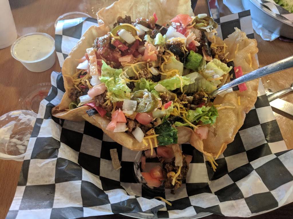 Boondocks Saloon & Grill | restaurant | 104 E Grand River Rd, Laingsburg, MI 48848, USA | 5179196099 OR +1 517-919-6099