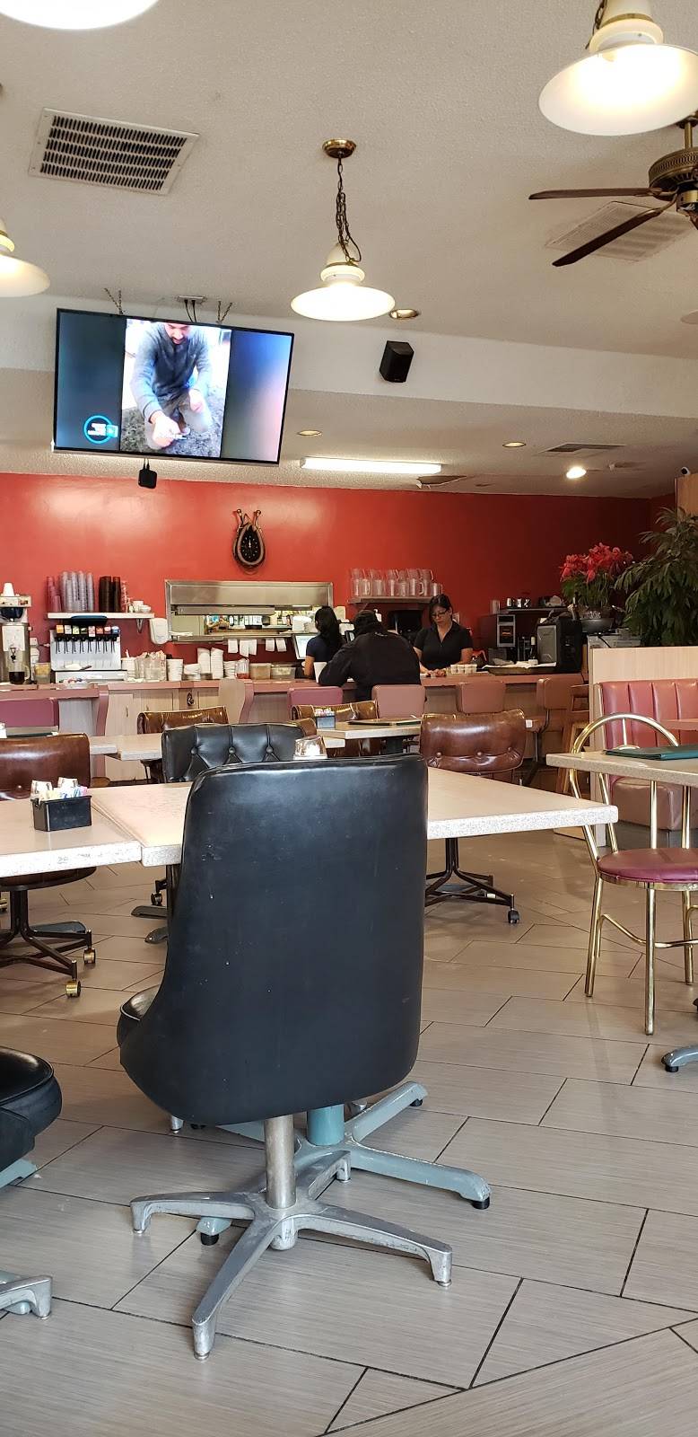 Paiks Ranch House | restaurant | 200 Kern St, Taft, CA 93268, USA | 6617656915 OR +1 661-765-6915