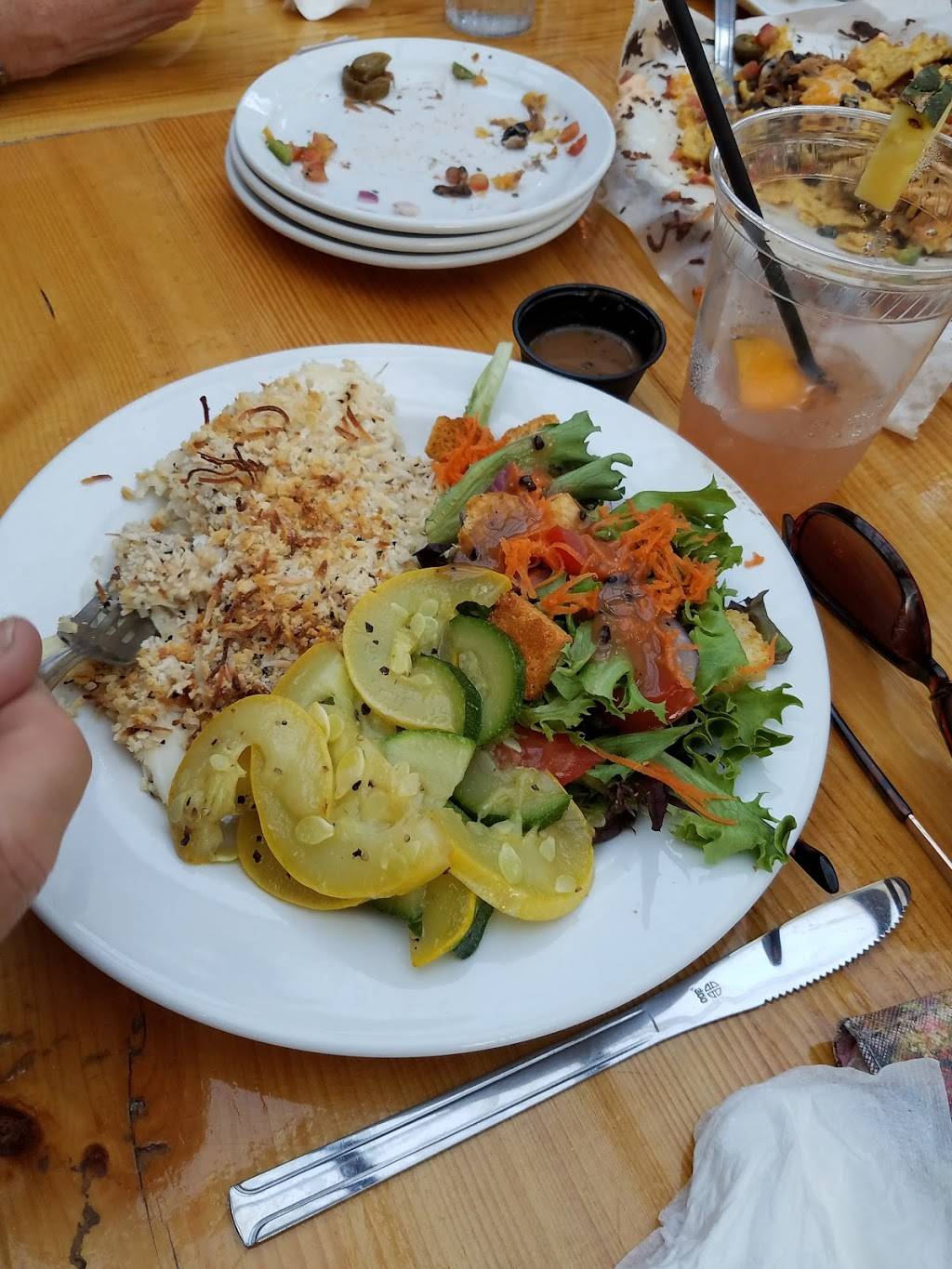 Hooks Chill & Grille | restaurant | 696 Main St, Ogunquit, ME 03907, USA | 2072164813 OR +1 207-216-4813