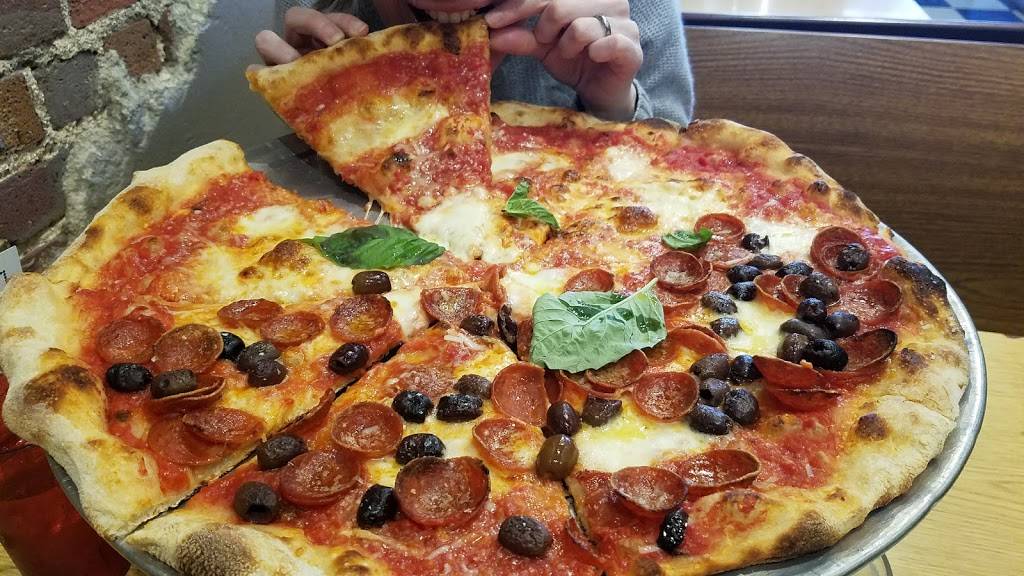 Oakwood Pizza Box | restaurant | 610 N Person St, Raleigh, NC 27604, USA | 9195941605 OR +1 919-594-1605