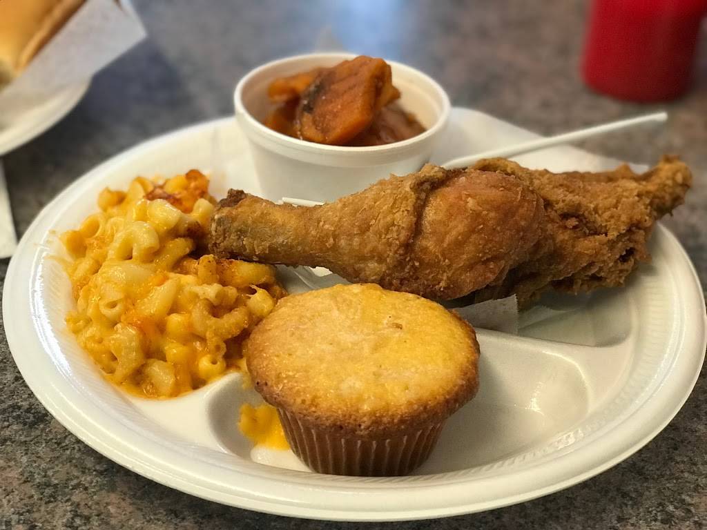 Gwen & Frannys Fried Chicken | restaurant | 22141 Whyte Hardee Blvd, Hardeeville, SC 29927, USA | 8437846080 OR +1 843-784-6080
