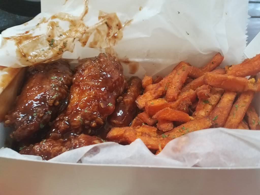 Island Burger | restaurant | 2093 Nostrand Ave, Brooklyn, NY 11210, USA | 3477899955 OR +1 347-789-9955